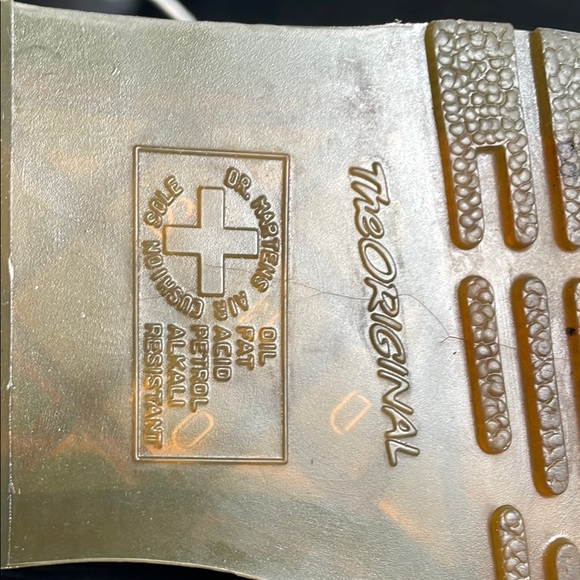 Dr. Martens Men's 3989 Brogue Lace Up Shoes - Picture 9 of 9